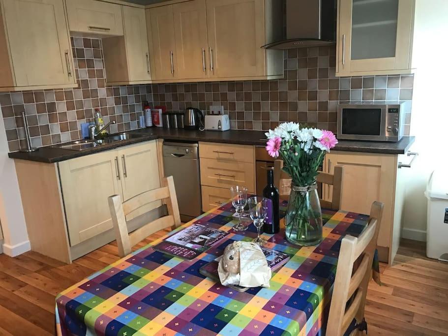 Great Offer 2 Bed Tenby Flat Free Parking Екстериор снимка